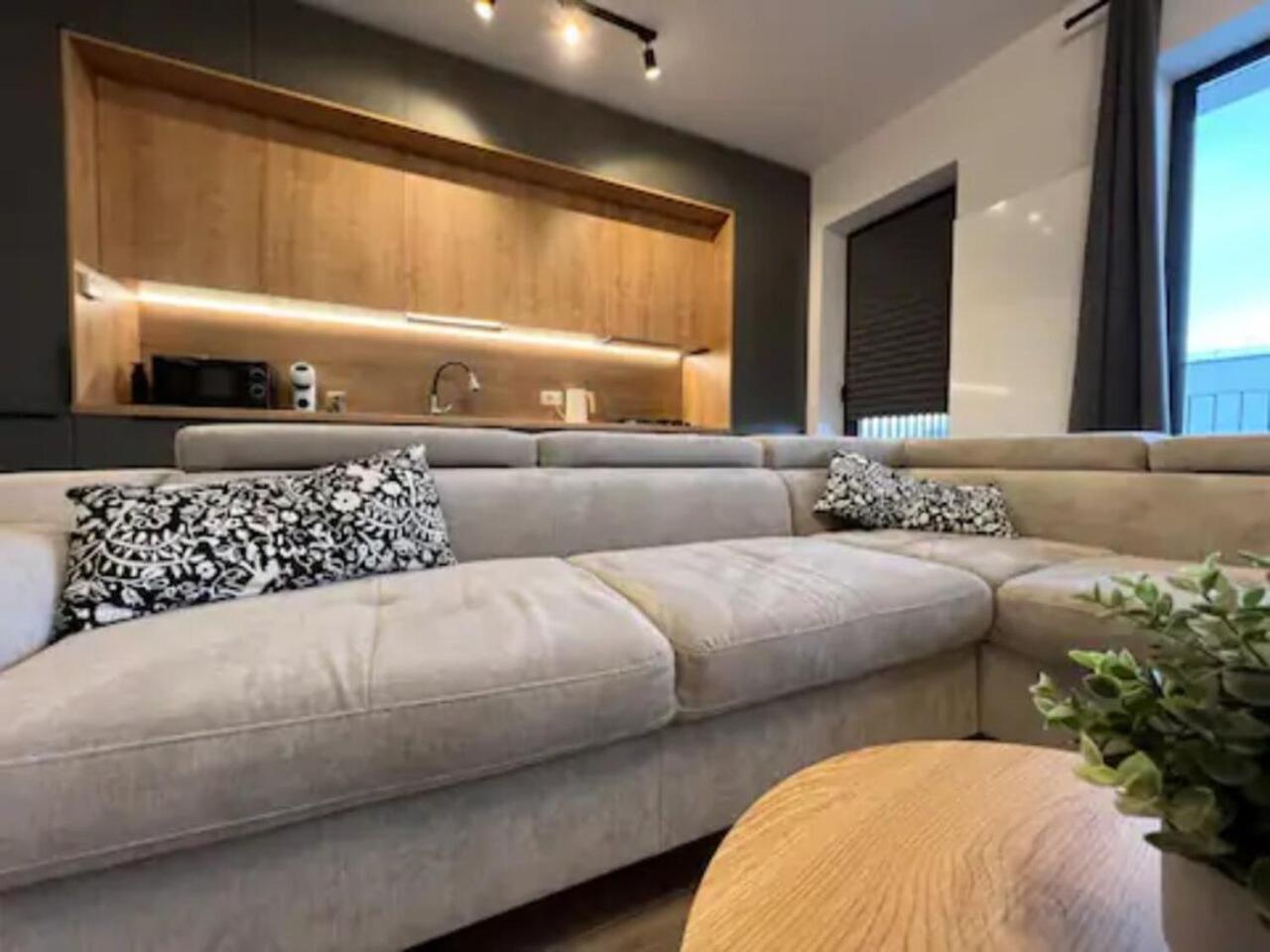 High-Rise Luxury Apartment With Free Parking Bucureşti Eksteriør bilde